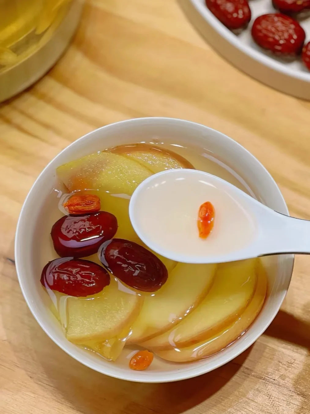 Your Body Is Whispering: Why Drinking Hot Water Helps Period Cramps (And When It Doesn’t)