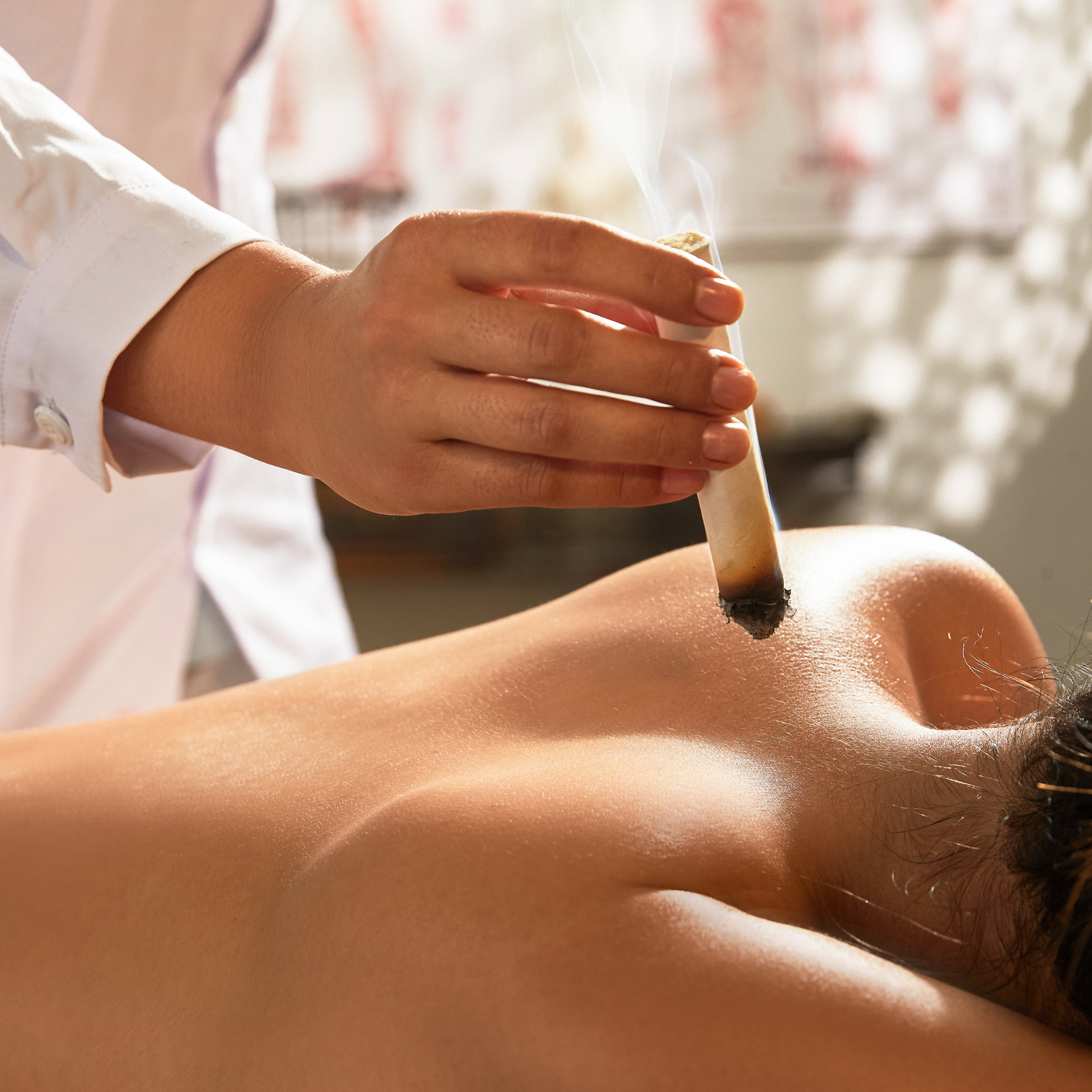 Forget Cold Pills — How 30 Minutes of Moxibustion Astonished My Sick American Friend